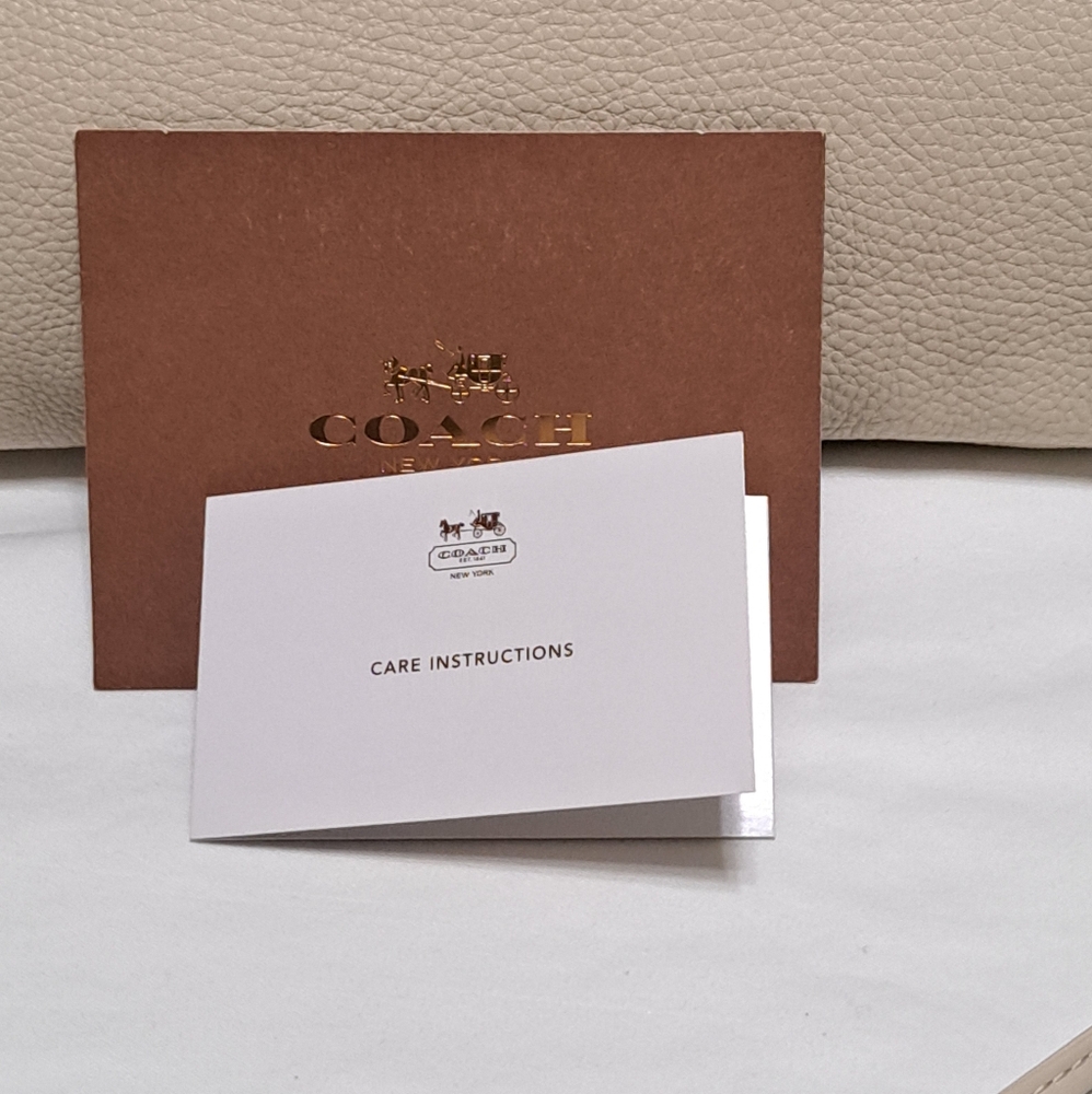 COACH Bleecker Daily Shoulder Bag Style 29461 in Ecru Leather EUC - Picture 16 of 16